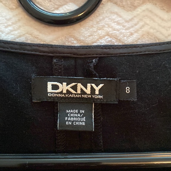 DKNY black sleeveless dress. Size 8. Rounded neck. Full side zipper. PTP abt 19 - Picture 11 of 11